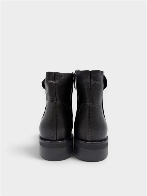 Stivaletto basso in pelle lavato nero IL LACCIO | NALA02LAVATONERO